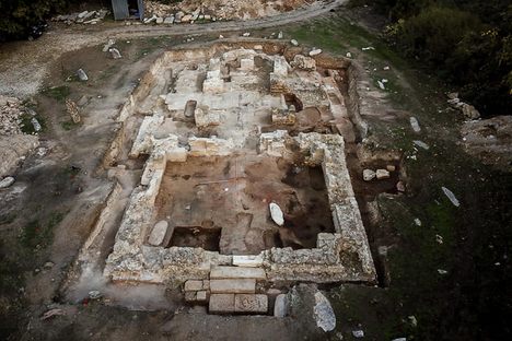 Ruins of the church in Dvorine from above.